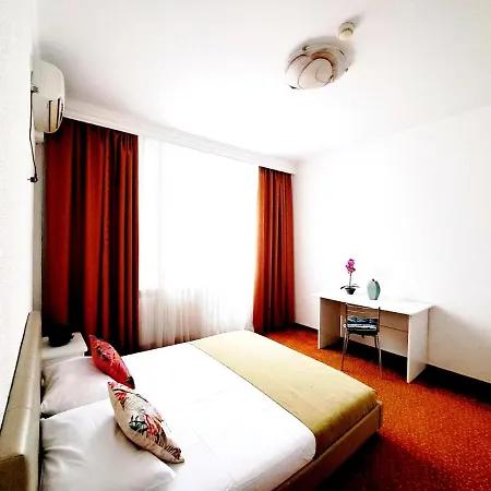 Complex Arges - Garden & Retreat ホテル エフォリエ・ノルド