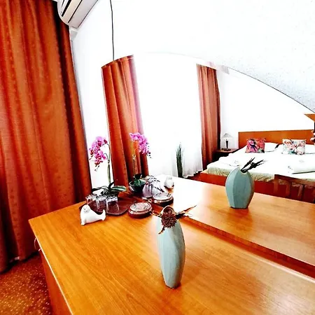 Complex Arges - Garden & Retreat ホテル