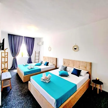 ホテル Complex Arges - Garden & Retreat