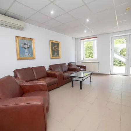 Complex Arges - Garden & Retreat Hotel